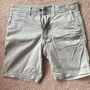 American Eagle light green size 33 board shorts. Used